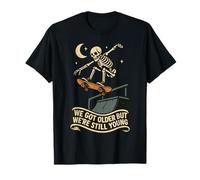 We Got Older But Still Young Skateboard Squelette Elder Emo T-Shirt