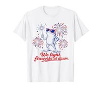We Light Fireworks At Dawn Frog Juillet 4th 250 T-Shirt