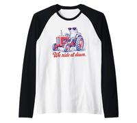We Ride At Dawn Frog Tracteur Funny Farmer Manche Raglan