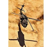 Wee Blue Coo War Photography Military Aircraft Uh60 Black Hawk Helicopter Desert Wall Art Print Mur Décor 30 x 41 cm