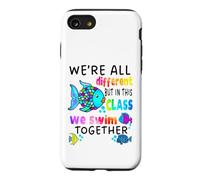 We're All Different But in This Class We Swim Teacher Noir Coque pour iPhone SE (2020) / 7/8