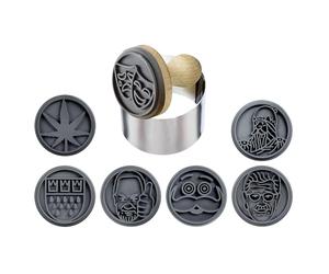 Westmark Tampons à biscuits Cologne - Tampons à biscuits avec 7 motifs différents, têtes en silicone, un tampon en bois et un emporte-pièce en acier inoxydable - Ø 6,5 cm