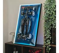 WETCEAOM Cadre Mural LED Compatible avec Lego Technic F1 42206,sans Voiture | 75x45cm, Alu+Acrylique, Cadre Support Compatible Avec Lego 42206, Tableau Mural Avec Éclairage LED Blanc Et Finition Miroir