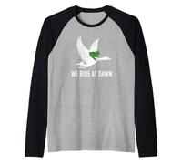 Whimsical We Ride at Dawn Funny Frog and Goose Manche Raglan