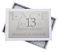 White Cotton Cards aw13t 13th Dentelle Anniversaire Souvenirs de Cette année Tiny Album à Paillettes et Mots