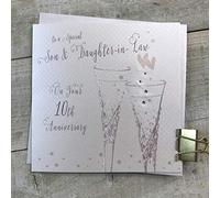 WHITE COTTON CARDS B108-10-SD Flûtes pour 10e anniversaire de mariage Inscription Son & Daughter in Law