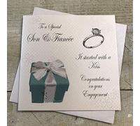 White Cotton Cards Pd223 "To a special son fils et la fiancée Il A Commencé avec un baiser félicitations sur votre Engagement" Fait main carte de fiançailles