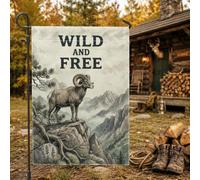Wild And Free Drapeau de jardin rustique citation Mouton d'Amour 30,5 x | Illustration de mouton d'Amérique, drapeau de cour, paysage de montagne, typographie rustique, thème aventure en plein air
