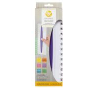 Wilton Grattoirs à Gâteau 3 Pieces, Spatule à Gâteau pour Glaçage, Peigne à Glaçage Lisseur de Crème et de Glace Spatule en Plastique pour Beurre et Glaçage - Set/3