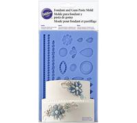 Wilton Moule à Gâteau Silicone pour Fondant et Pâte à Gomme Bleu - Moule Silicone Bijoux 3D, Moule à Pâte à Sucre Décorations de Gâteau Élégantes - 19,7 x 12,5 cm