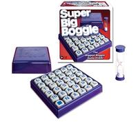Winning Moves Super Big Boggle avec Grille de 15,2 x 15,2 cm et 36 Cubes de Lettres USA, Le Plus Grand Jeu Boggle de Tous Les Temps, sablier de 4 Minutes, pour 2 Joueurs ou Plus, à partir de 8 Ans