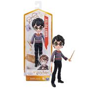 Wizarding World POUPÉE 20 CM HARRY POTTER - Poupée figurine Articulée Harry Potter 20 cm - Avec Baguette Magique et Tenue Uniforme Poudlard à collectionner - 6061836 - Jouet Enfant 5 ans et +