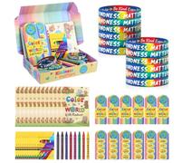 Woanger Lot de 133 articles assortis « Color the World with Kindness » - 12 marque-pages - 96 crayons - 12 bracelets - 1 coffret cadeau pour l'école et la communauté - Semaine mondiale de la