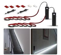 WOBANE Lot de 2 éclairages d'armoire avec détecteur de mouvement - 2 x 2 m - LED - Rechargeable - Éclairage d'armoire LED blanc - Pour armoire, escalier, lit, garde-manger - 6000 K - Noir