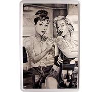 WOGEKA ART Plaque rétro en tôle - Beautiful Tattooed Girls Tattoo Studio - Inscription humoristique comme idée de cadeau d'anniversaire, de Noël, de décoration 20 x 30 cm, design vintage en métal 336
