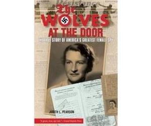 Wolves at the Door by Judith Pearson Judith L. Pearson (Auteur)