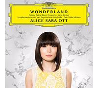 Wonderland-Edvard Grieg: Piano Concerto. Lyric Pieces (SHM-CD) [Import]