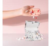 WRITWAA Étui Portefeuille pour Remède 7 Jours en Cuir PU Blanc Pochette 28 Compartiments Organisateur Portable de Rangement pour Voyage et Usage Quotidien