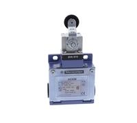 Schneider Electric XCKM115H29 ex OsiSwitch Métal Interrupteur de position format standard, levier à galet thermoplastique, tête rotative, 1NC+1NO, brusque, M20
