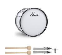 XDrum MBD-218 Grosse Caisse De Marche 18" x 12", Diamètre: 18", Poids: 6 | Profondeur: 12", Couleur: blanc, Matériel chromé, Cerclages métalliques en noir/blanc, Logo XDrum noir sur les peaux blanches