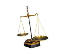 XIGACGEH Balance en métal antique avec design vintage pour la maison, C | Sculpture unique en forme d'échelle de justice en métal pour améliorer le salon et les espaces de travail