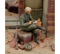 XINGCHANG Kits de modèles de Figurines en résine 1/35 WW2 Soldat au Repos Non assemblé et Non Peint 752