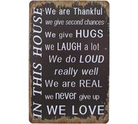 XingFox Dans cette maison, nous sommes reconnaissants. On s'embrasse, on rit, on n'abandonne jamais. On s'aime. Plaque murale vintage en métal, affiche décorative 20 x 30 cm.