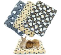 XMPEKO Lot de 3 lits en peluche pour petit animal avec pelle et balai - 40x30x3 cm - Tapis de literie en polaire douce et chaude pour cochon d'Inde - Accessoires de cage pour lapin, hérisson, hamster