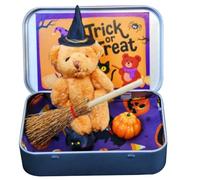 Xoeryoy Petit Ours dans Une boîte sorcière en Peluche Ours Halloween Mini Figures avec Une boîte de Fer Broom Cap Pumpkin & Cat for Trick ou Treaters