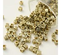 XWNXQ Lot de 500 Perles acryliques Mixtes de 6/7 mm, Lettres de l'alphabet AZ, Or et Argent, pour la Fabrication Artisanale de Bracelets, Colliers, Porte-clés