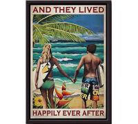 YAASIMOULE Ils sont allés surfer ensemble et vécurent heureux pour toujours. Affiche encadrée sur toile mate.