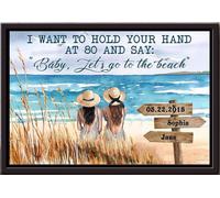 YAASIMOULE Je veux te tenir la main à 80 ans et te dire « Bébé, allons à la plage » - Affiche lesbienne encadrée sur toile mate