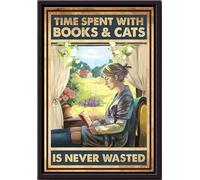 YAASIMOULE Le temps passé avec les livres et les chats n'est jamais perdu. Affiche vue de la campagne, encadrée sur toile mate.