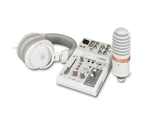 Yamaha AG03MK2 All-in-One Live Streaming Pack comprenant mixeur 3 canaux, microphone à condensateur et écouteurs, pour Windows, Mac, iOS et Android, en blanc
