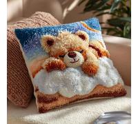 YarnAdventures Style de dessin animé Kit de Coussin avec Crochet à Loquet for Adultes Débutants,Petit ours couché sur le nuage,Set de Crochetage Coussin Tapis,Loquet Crochet Kits,43x43cm
