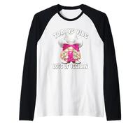 Yeehaw Cowgirl GNOME Motif for Line Dance Women Pink Western Manche Raglan