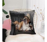 YFHJV Taie Oreiller Microfibre - Housse Coussin Doux, Confortable, Respirant et Hypoallergénique,Chien Bouledogue Anglais Heureux et Paresseux sur Un canapé en Cuir,40x40 cm