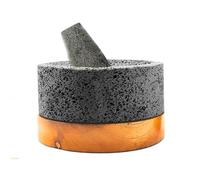YO PIDO Molcajete 20,3 cm avec support en bois ; mortier à épices ; fabriqué avec de la pierre volcanique ; Molcajete fait à la main au Mexique ; machine à guacamole et à salsa ; comprend un pilon