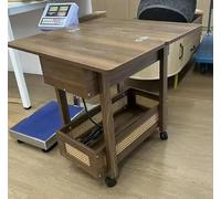 YOSHOOT Table d'appoint roulante avec station de charge - Table d'appoint étroite à rabat pour petits espaces, tables de chevet avec rangement pour salon, chambre à coucher, noyer V2