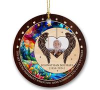 Yossbe Décoration de Noël commémorative personnalisée 2025, The Sky Looks Different Someone You Love Is Up There, image personnalisée avec nom et année commémorative à suspendre