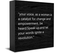 Your Voice, As A Woman.Is A Catalyst For Change And Empowerment. Be Heard.Speak Up. Nouvelle décoration d'intérieur Idée cadeau rustique Panneau en bois Panneau de bureau Étagère Décorations de