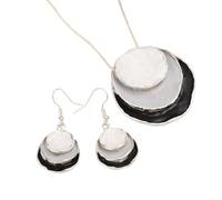 YUGSHNKFC Ensemble collier et boucles d'oreilles en alliage avec pendentif en forme de fleur tendance pour femme, convient pour diverses occasions, Métal
