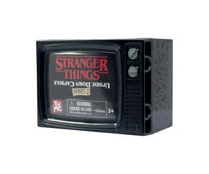 Yume MAXX MAKRETING Capsule Mystère Stranger Things Série 2 - Surprise à l'ouverture - Trouvez dans Une TV Une Figurine des 12 Personnages à Collectionner avec Leurs Accessoires - Licence Officielle