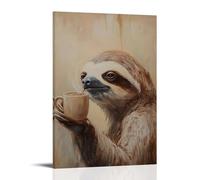 ZBBZJYHH Peinture à l'huile animale d'un paresseux sirotant lentement un café, yeux à moitié fermés, tombant contre un mur beige. Décoration murale artistique moderne à suspendre 50 x 75 cm