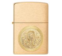 Zippo Briquet Tempête Emblème Lion, Laiton brossé | Le symbole du Lion gravé dans un médaillon de laiton. Pour quelqu'un né entre fin juillet et août.