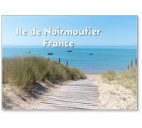 Zone côtière avec plage de sable herbe entrée de l'océan Atlantique dans l'île de Noirmoutier France in Web Banner Template Header, Aimant de réfrigérateur