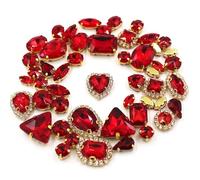 ZONSHJDKR Strass Lot de 50 Boucles en Strass à Coudre Formes variées for décoration Mariage, vêtements, Chaussures et Robes(Red)