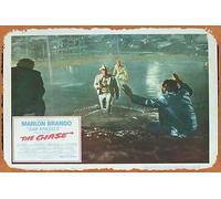 Zuhhgii Affiche de film rétro classique The Chase 1966 Marlon Brando Jane Fonda Lobby Card 5 Vintage Metal Tin Sign Old TV Film Poster Cadeau Karaoké Bar Pub Club Plaques murales décoratives Man Cave