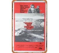 Zuhhgii Affiche rétro en métal « What the Peeper Saw » - Affiche de film d'horreur Britt Ekland Mark Lester - Poster vintage classique - Décoration murale pour bar, club, 20,3 x 30,5 cm.